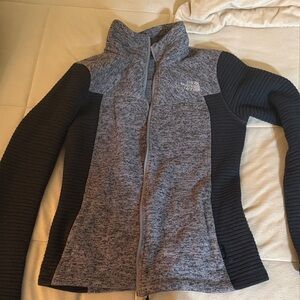 The North Face Women's Heathered Gray and Black Sweater